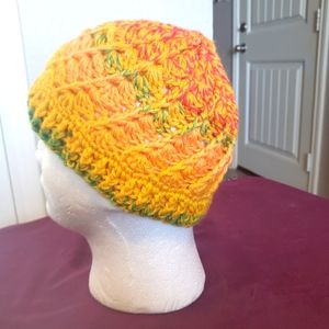 WARM AND SOFT BEANIE HAT